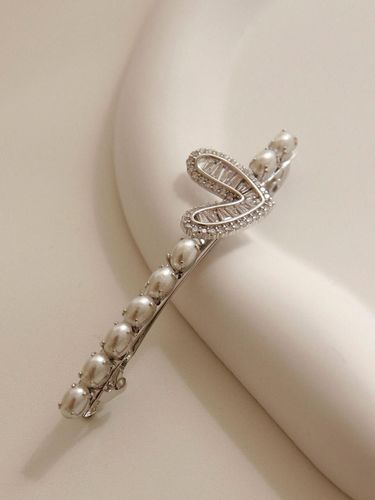 Cubic Heart Pendant Pearl Auto Hair Pin H01153 - J.Lauren - Modalova