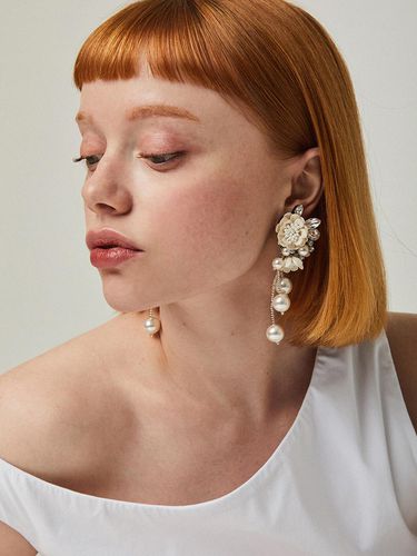 Liberty Pearl Earrings White - FEVERISH - Modalova