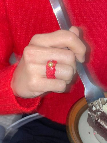 Gem with knitted ring (Red) - MERRYMOTIVE - Modalova