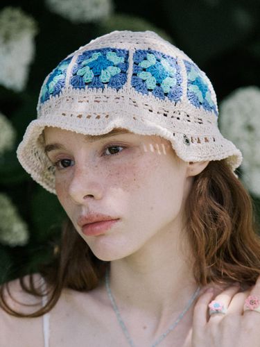 Flower doily crochet hand knitted hat () - MERRYMOTIVE - Modalova