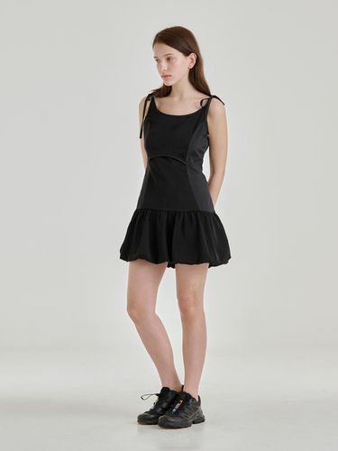 EYELET VOLUME MINI DRESS [BLACK] - salad bowls - Modalova