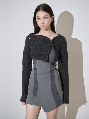 SIDE BUTTON CROP CARDIGAN [CHARCOAL] - salad bowls - Modalova