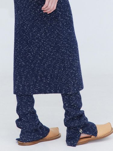 Slit Knit Warmer_Navy - WNDERKAMMER - Modalova