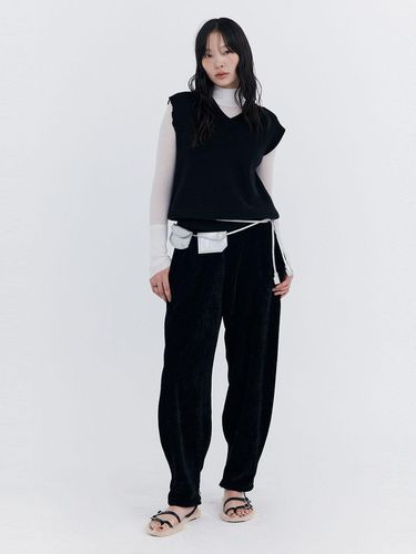 Damage Knit Vest_Black - WNDERKAMMER - Modalova