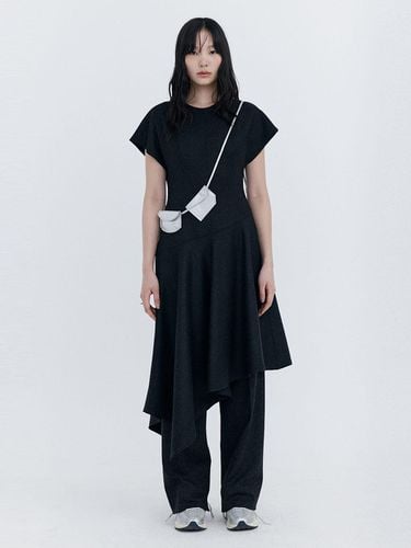 Raw-cut Wool Dress_Charcoal - WNDERKAMMER - Modalova