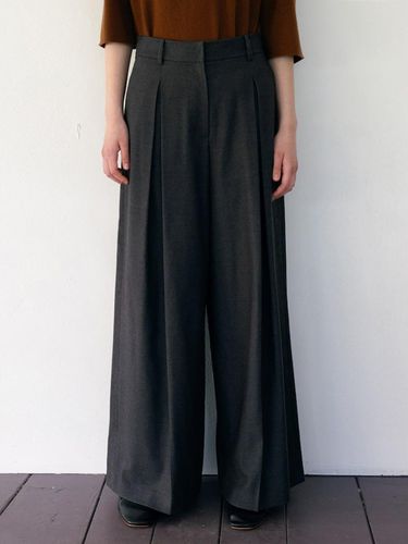 Wool Blended Wide Tuck Pants (WE3921C624) (WE39 - kotelo - Modalova