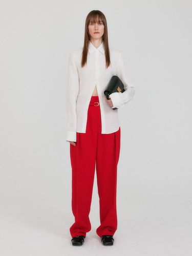 ZETTE Belted Tuck Pants - Red - EENK - Modalova