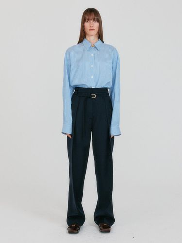 ZETTE Belted Tuck Pants - Navy - EENK - Modalova