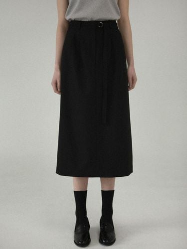 Ruber strap pin tuck long skirt () - LAUATELIER - Modalova