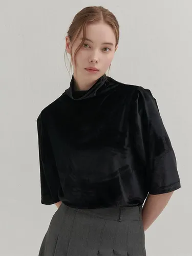 VELVET TURTLENECK T-SHIRT BLACK - camino - Modalova