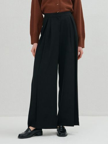 PIN TUCK SLACKS BLACK - camino - Modalova