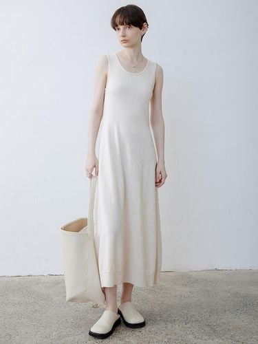 TG_Simple u-neck sleeveless dress_IVORY - tageechita - Modalova