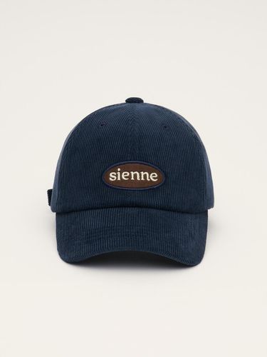 Signature Ball Cap (Navy) - sienne - Modalova