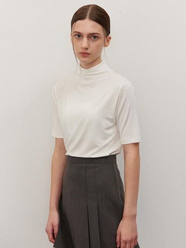 HALF TURTLE NECK T-SHIRT WHITE - camino - Modalova