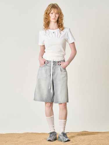 Tuck Brush Denim Bermuda Pants_Gray - ELLIOTI - Modalova