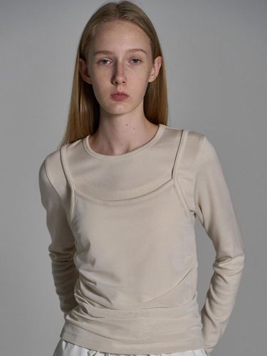 Layered LS Ts_beige - ELLIOTI - Modalova