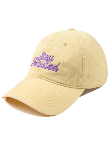 Stay focused washed ball cap-yellow - Wick - Modalova