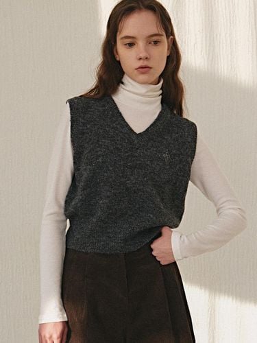 CROP WOOL V NECK VEST_CHARCOAL - YAN13 - Modalova