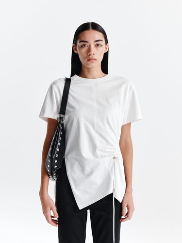 STRING SLIT DETAIL TOP IN WHITE - Matin Kim - Modalova