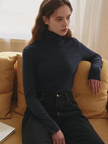 BASIC WOOL TURTLENECK TOP_NAVY - YAN13 - Modalova