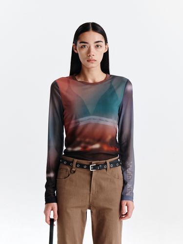 FLASH PRINTED MESH TOP IN KHAKI - Matin Kim - Modalova