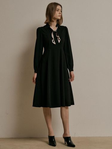 Designed collar button dress - We’Dee - Modalova