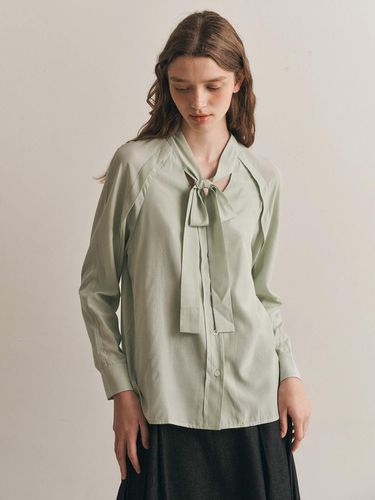 String ribbon v-neck blouse_GREEN - We’Dee - Modalova