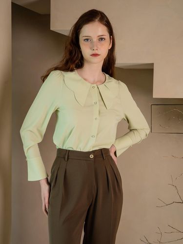 Flare sleeve leaf shirt_2 colors - We’Dee - Modalova