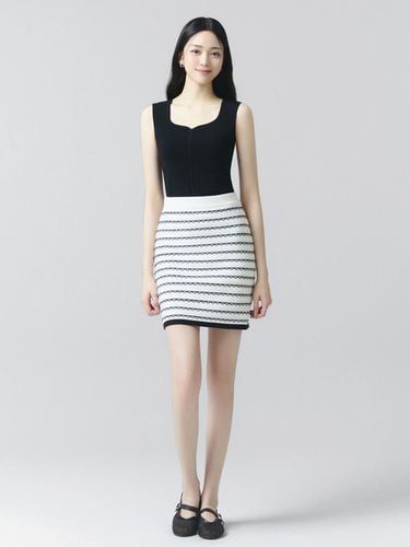 Stripe Knitwear Skirt ITO7KSK010 (WHITE) - itMICHAA - Modalova