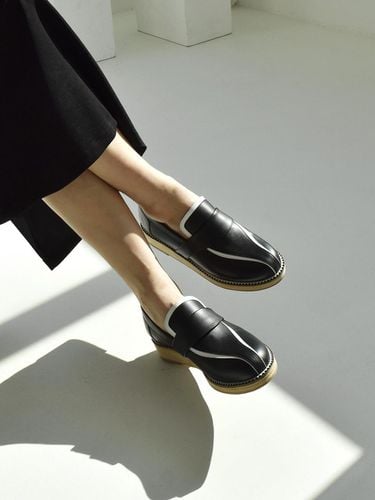 Modern Classic Wave Loafer - urimera - Modalova