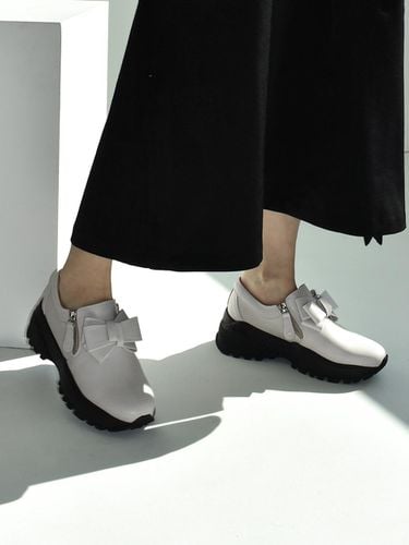 Basic Back Point Color Ribbon Sneakers - urimera - Modalova