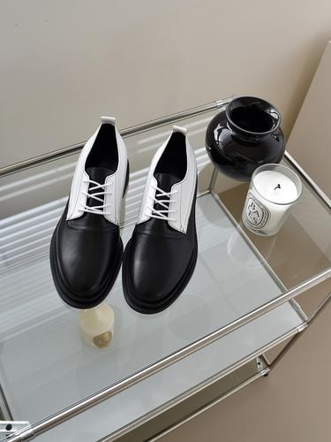 Two-Tone Classic Oxford Shoes - urimera - Modalova