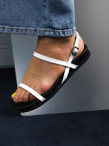 Basic Strap Sandal - White - urimera - Modalova