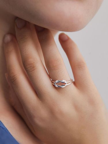 Bold Tied Ring CR1838 - TATIANA - Modalova