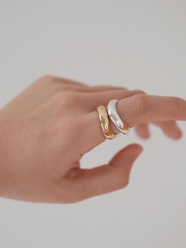 Wave Band Ring - Another Layer - Modalova