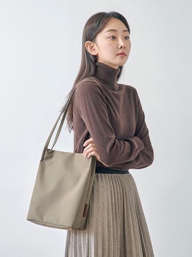 SLIM NEAT BAG_CLASSY (3 COLOR) - ITHINKSO - Modalova