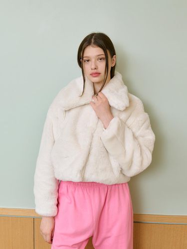 CROP FUR JACKET [IVORY] - salad bowls - Modalova