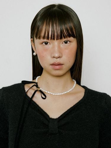 Ribbon Tail Pearl Necklace (Mat velvet) - Lucirzu - Modalova