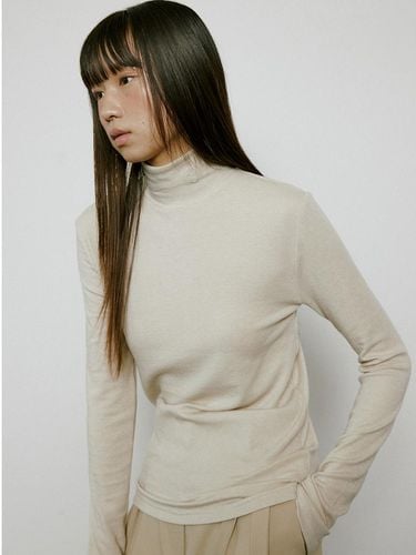 Lucirzu Turtleneck Sleeve (beige) - Lucirzu - Modalova