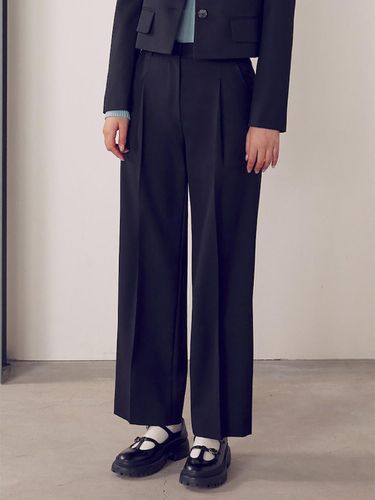 Signature Semi Wide Pants (KE4821M015) - kuho plus - Modalova