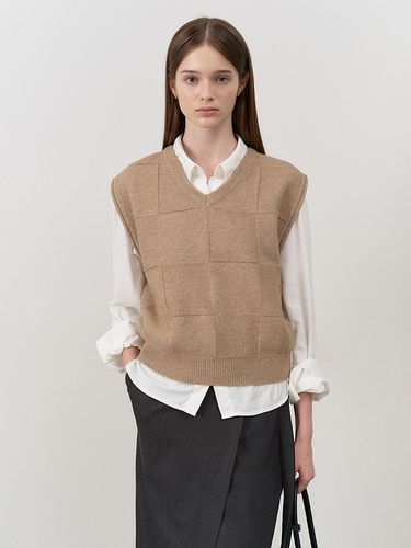 UNISEX DIVIDE V-NECK KNIT VEST CAMEL_UDSW4C111CM - Dunst for WOMEN - Modalova