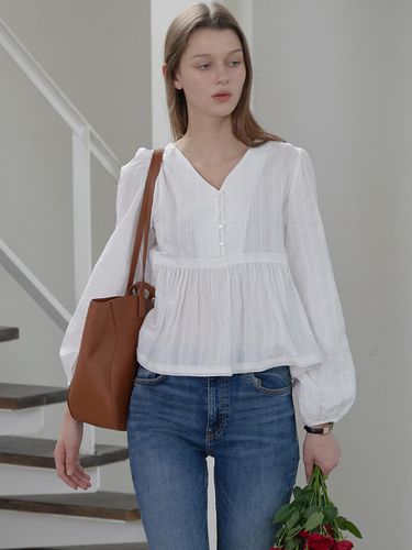 Rene V-neck lace blouse (2 colors) - LETTER FROM MOON - Modalova