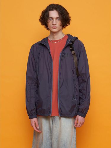 Lipstop Windbreaker Jumper (MS4439A31R) - SAND SOUND - Modalova