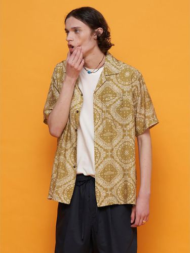 Bandana Pattern Short Sleeve Shirt - SAND SOUND - Modalova