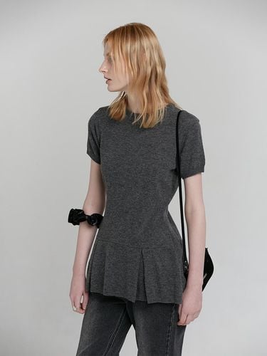 HALF SLEEVE PEPLUM KNIT [CHARCOAL ] - LOW TIDE - Modalova