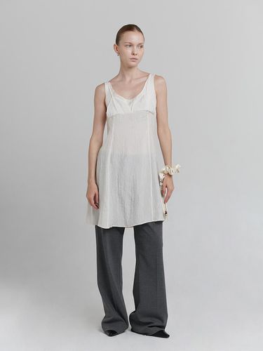 WRINKLE SLEEVELESS DRESS [WHITE] - LOW TIDE - Modalova