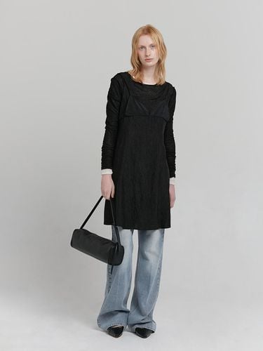 WRINKLE SLEEVELESS DRESS [BLACK] - LOW TIDE - Modalova