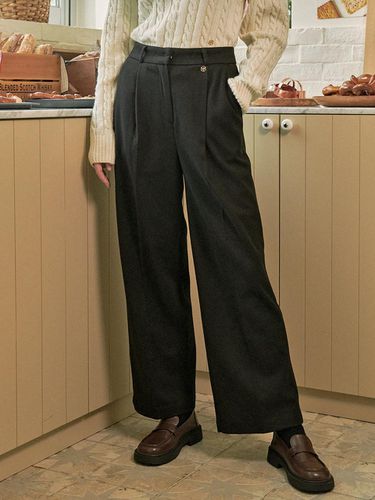 Serene one-tuck wide slacks black - MICANE - Modalova