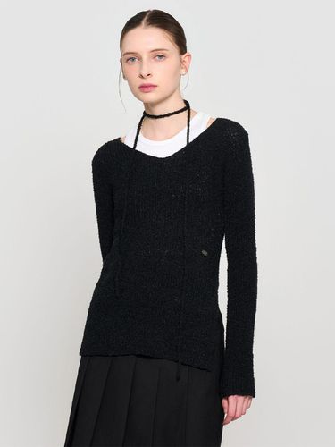 Scarf Layered V-neck Pullover [BLACK] / WBD3L05516 - GENERAL IDEA - Modalova