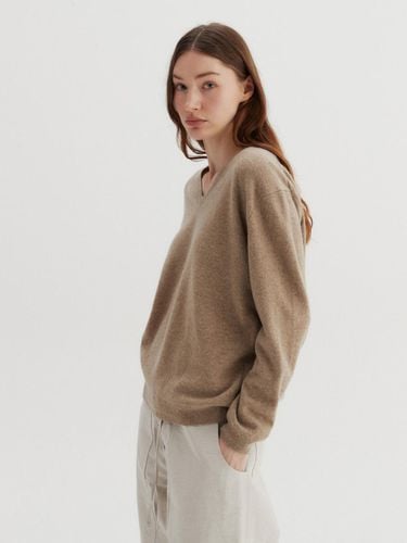 V-neck Wool Sweater_DEEP BEIGE - Fine O’ Kind - Modalova